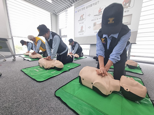 문산읍 실버경찰대, 심폐소생술 응급처치교육 이수… 기사 이미지