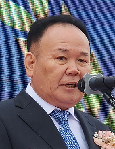 백영복 신산초교 총동문회장 "모교 사랑으로 이어온 100주년, 동문선후배들이 마음으로 하나된 계기" 기사 이미지
